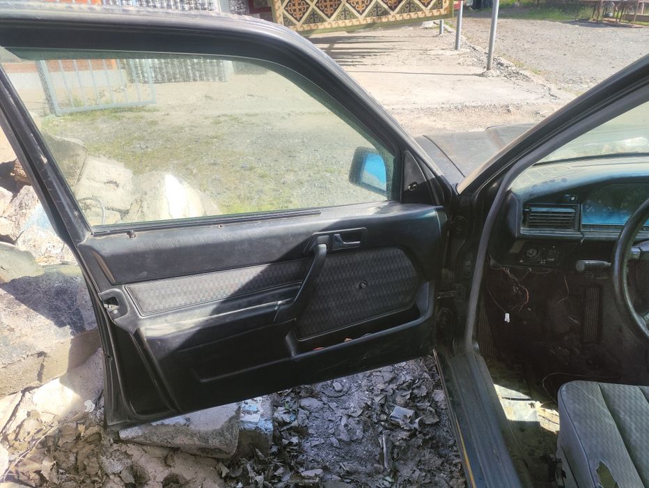 Мерседес 190 2куп 1990