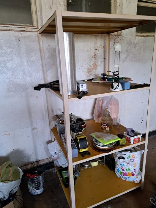 Метален стелаж,  здрав