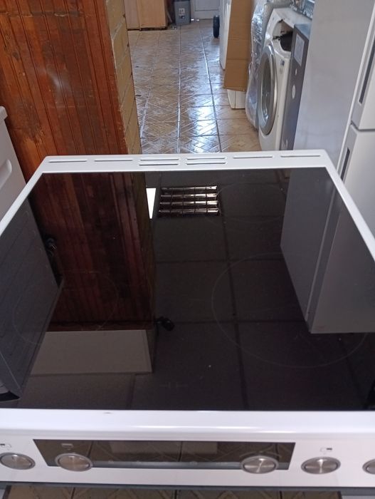 Уникална свободно стояща печка с керамичен плот Asko 2 години гаранция