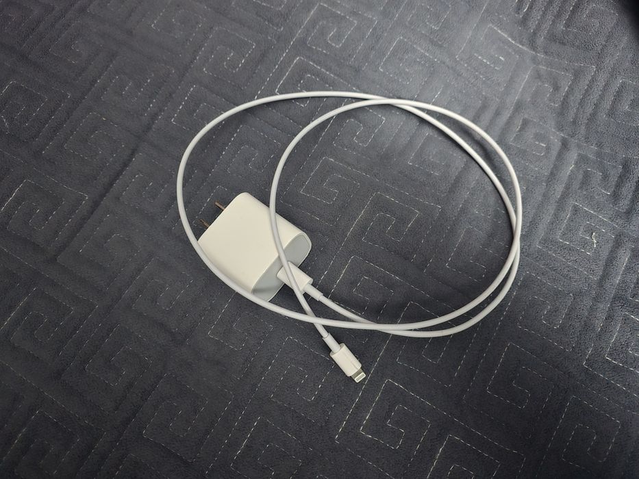 продаю iPhone 14