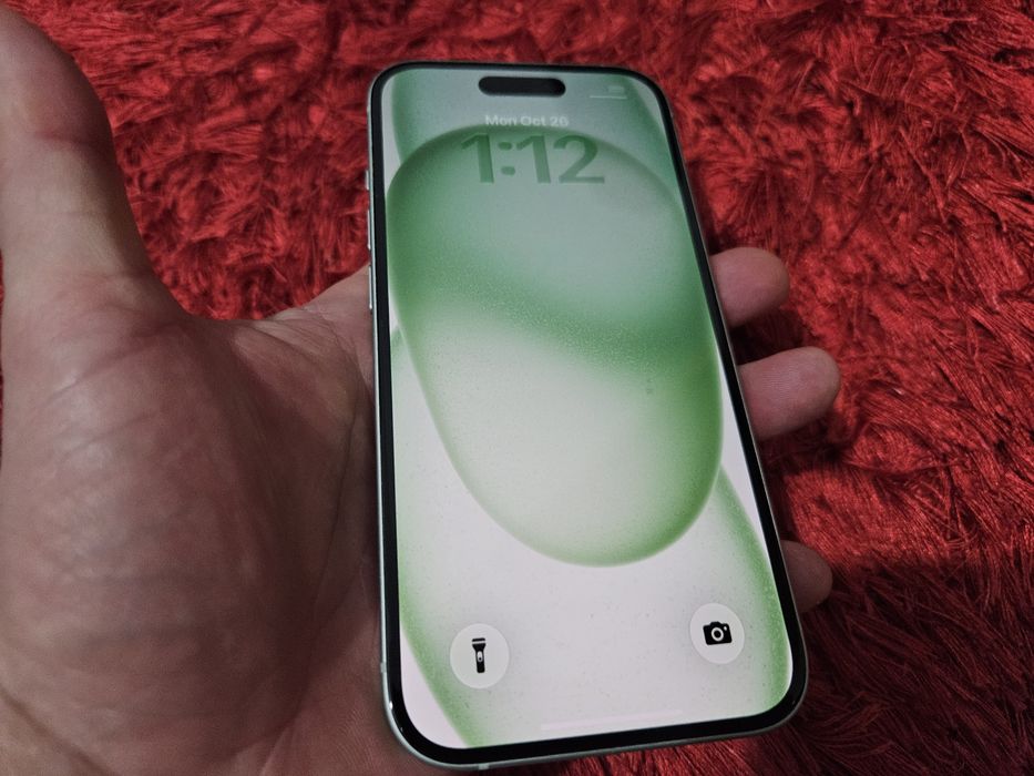 -Iphone 15, ca Nou 128Gb 8Ram ireprosabil Bat: 87% 388  cicluri incarcare Green Titanium doar telefonul poze reale nici o reparatie/intervent MDM