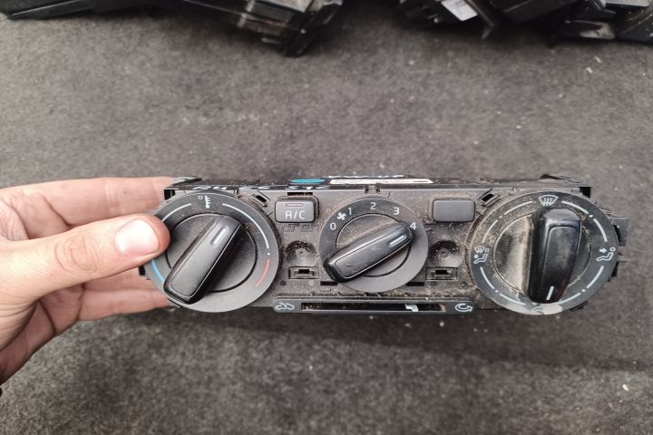 Comanda AC 1S0820045R 1S0820045R Volkswagen VW Up prima generatie