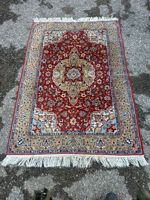 ръчно тъкан ориенталски килим