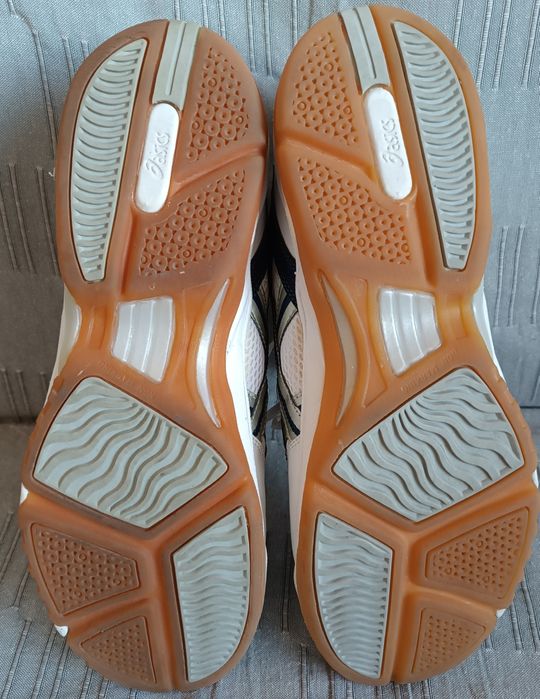 Asics маратонки номер 45,5