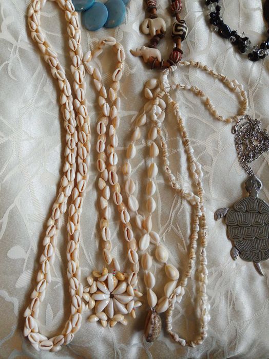 Дамска бижутерия от естествени камъни