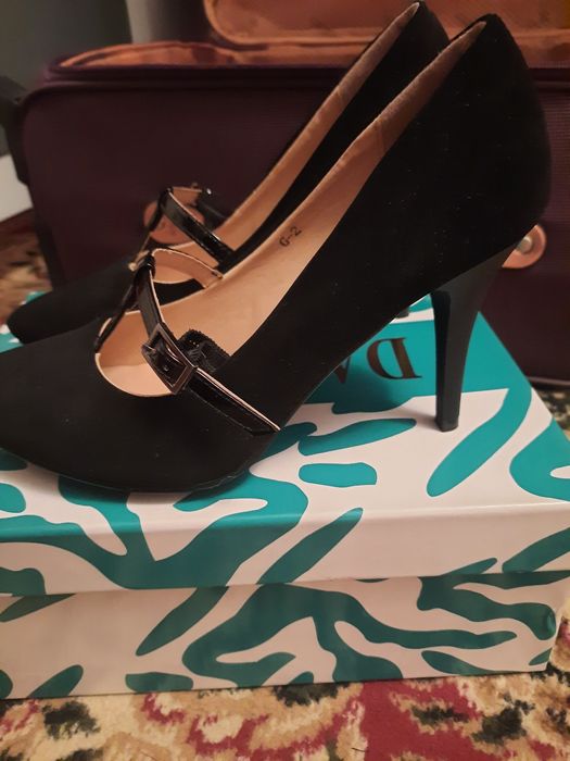 Женская обувь. Туфли