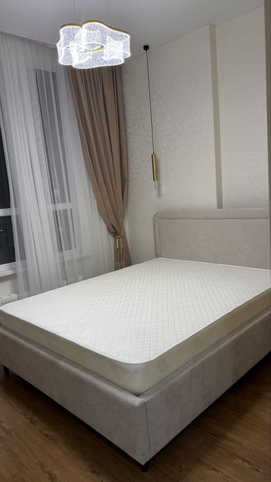Продам кровать с матрасом