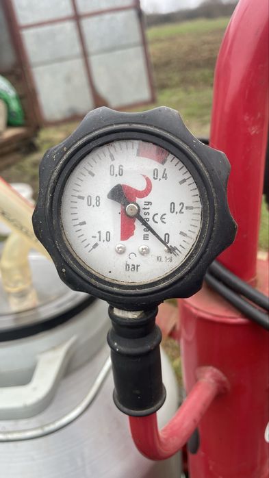 Aparat de muls vaci compact cu un post