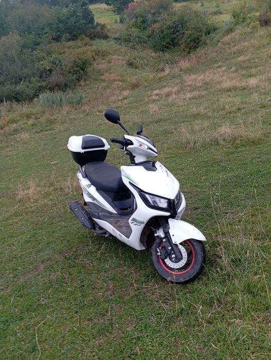 Продам скутер 150 кубов