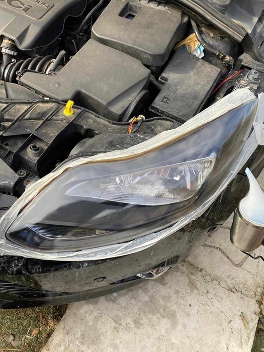 Recondiționez faruri auto cu polimer și scaune auto cu aspirator cu ab