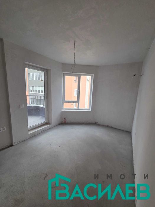 Продава се Двустаен апартамент в София, Център - 60 кв.м за 1352 €/кв.м - Снимка #2