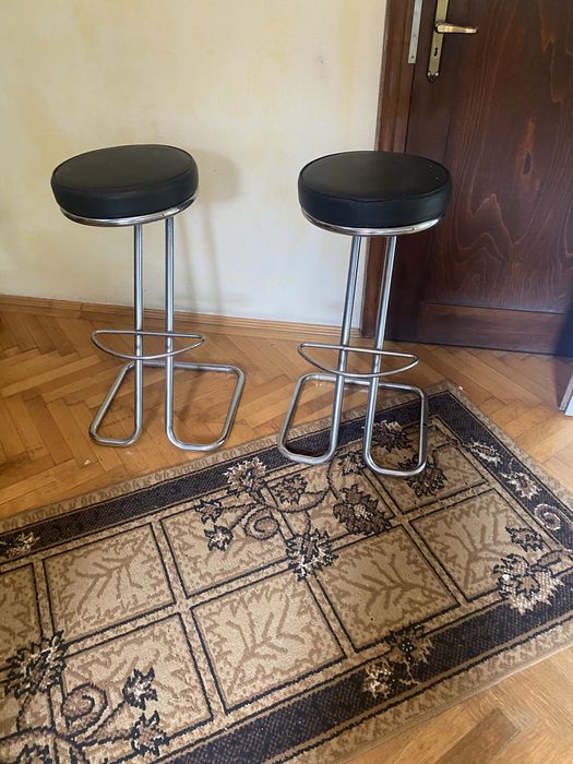 Vand doua scaune de bar tapitate Se pteda personal