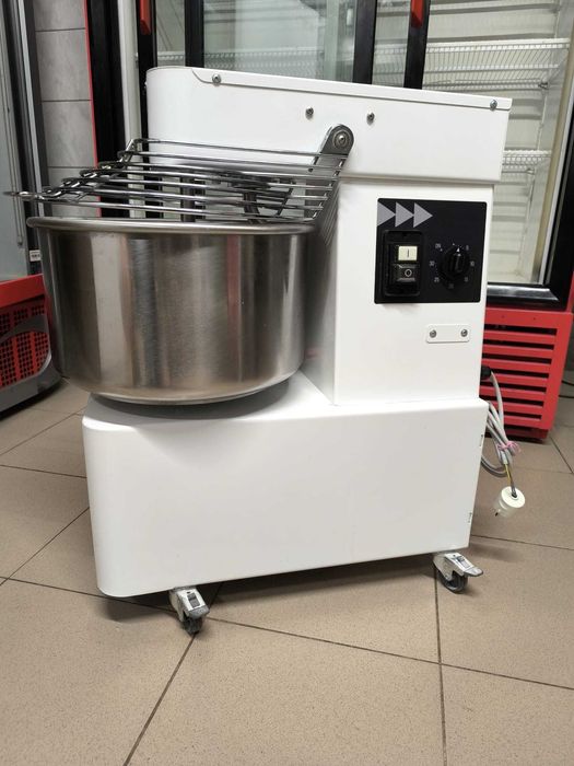 Malaxor profesional aluat pizza 22 L, 16 kg. 240V stare noua