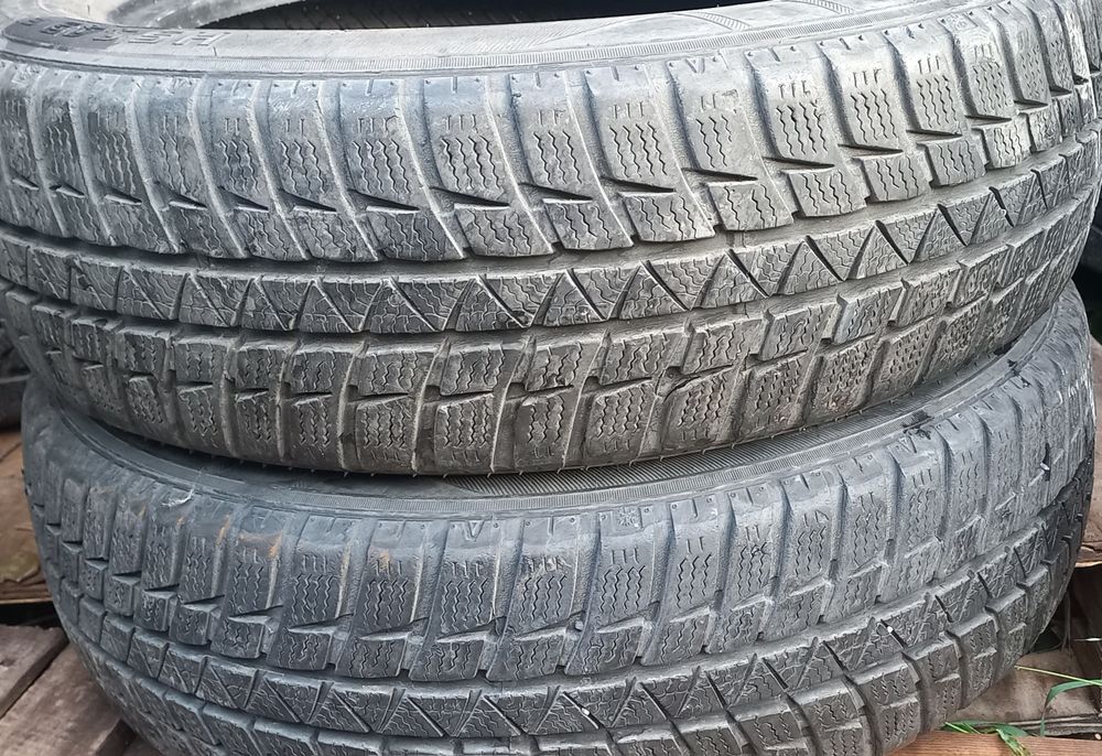 2броя зимни гуми 165 60 15 марка Falken дот22 перфектни 7мм грайфер