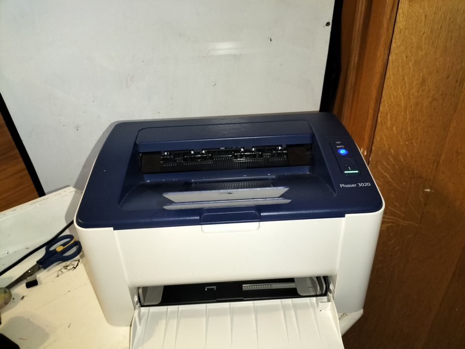 Imprimanta Xerox phaser 3020 
20pagini pe minut 
Ofer cartuș cost suplimentar 50roni(total fara cartus350)
Mai multe detalii in privat