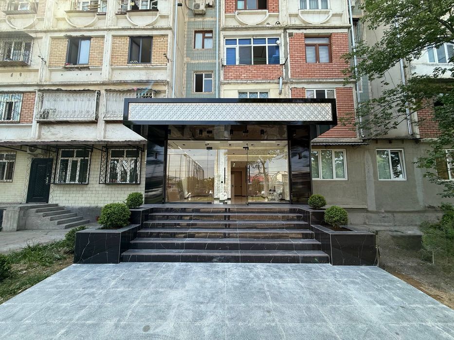 Ул.Тахтапул дарвоза / 1 линия вдоль дароги продается нежилое помещение