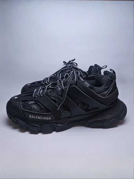 Sneakers Balenciaga Tracks cu eticheta (nu Nike, Gucci, Adidas, Balenciaga)