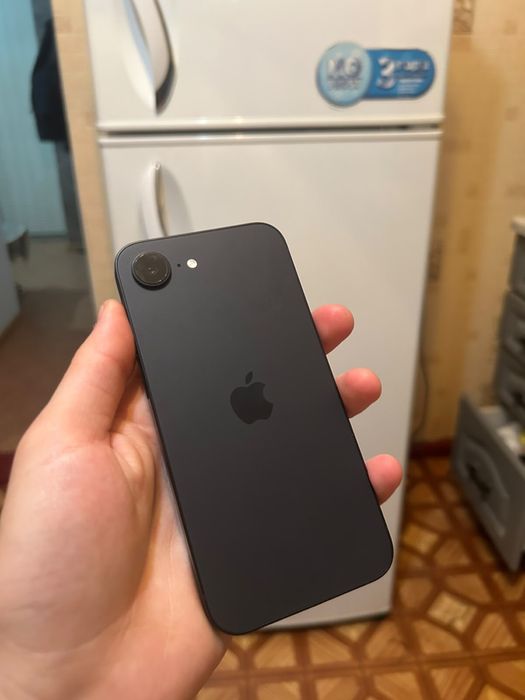 iPhone 16e