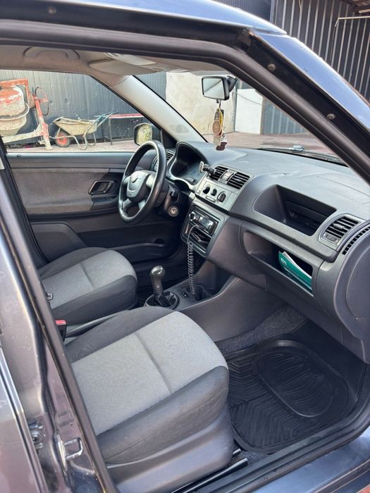 SKODA Fabia 2010 — imagine 5