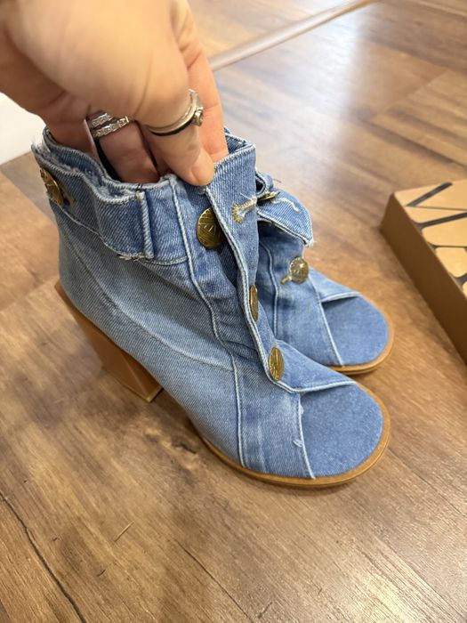 Продам новые туфли magza