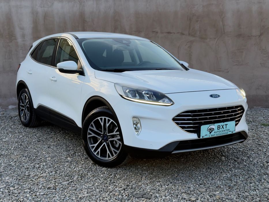 Ford Kuga Plug-In Hybrid 225 cp / Titanium / 108.000 km / RATE