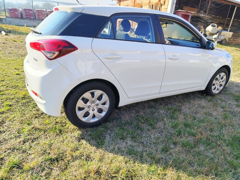 Vând mașină: Hyundai i20, an 2018, Motor 1,2 benzina - 162,115 Km