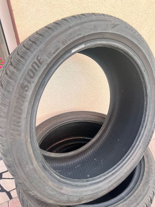 245/40/18  BRIDGESTONE Blizzak  LM005