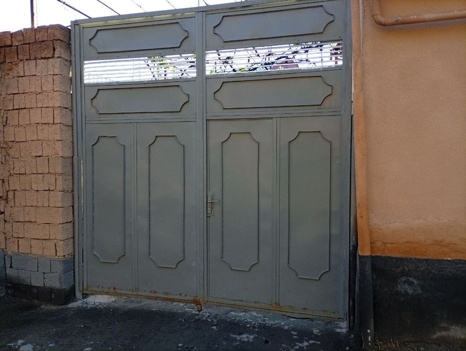 Hovli sotiladi ( Chashmayi Hizr koʻchasida joylashgan )