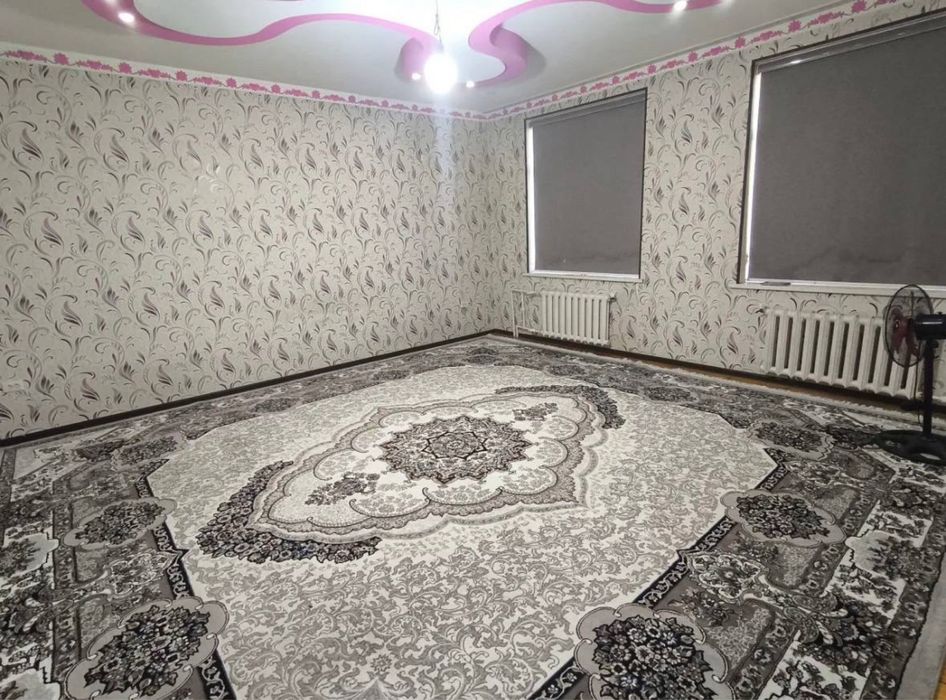 Университет томонда 3 хонали гиштли квартира сотилади