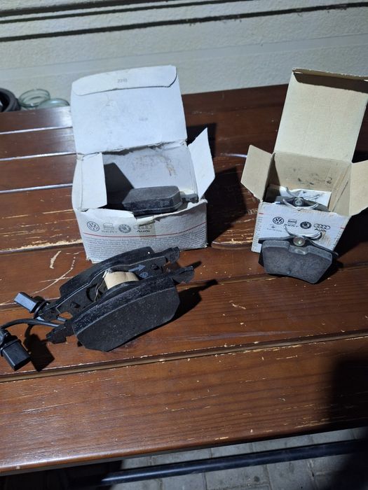 Продам тормозные  колодки(оригинал)