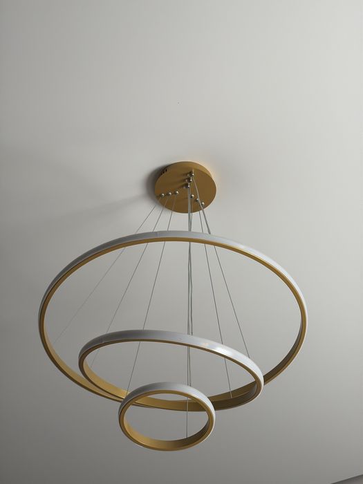 Люстра круглая.  2 шт