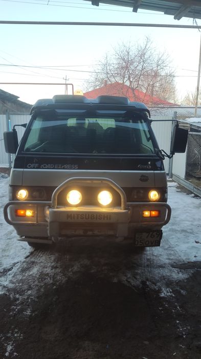 Продам Митсубиси делику
