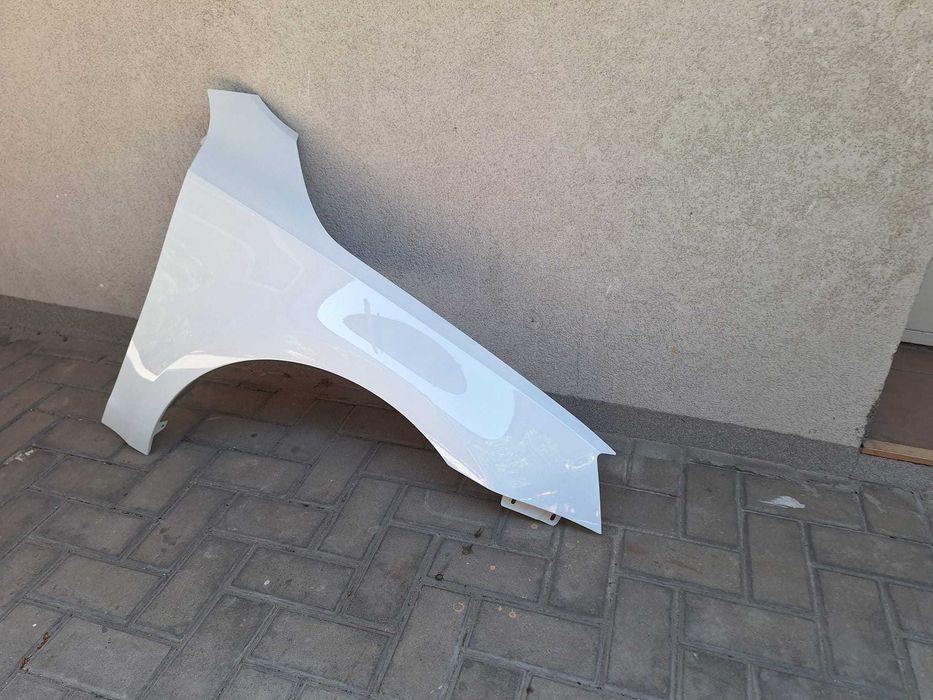 Aripa Fata Dreapta Skoda Octavia 3 III An 2013-2017 Vopsita Alb