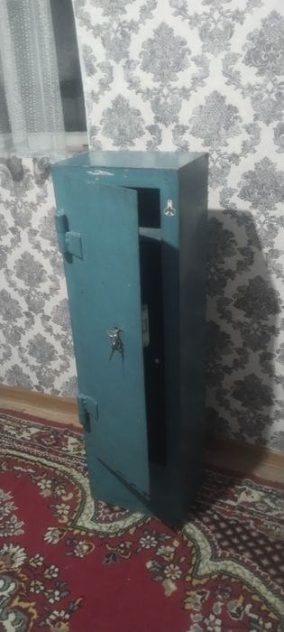 Сейф хороший продам