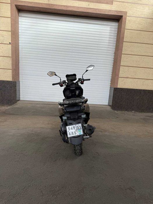 TANK moped skuter sotaman