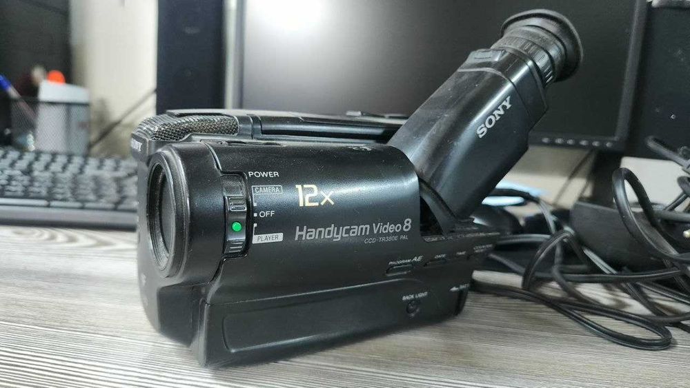 Срочно кассетали видеокамера SONY СОТИЛАДИ.