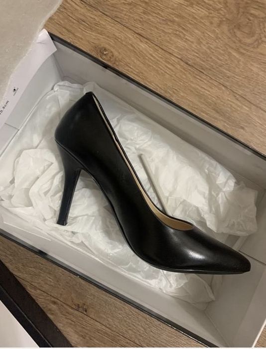 Продаются туфли кожаные Nine West новые