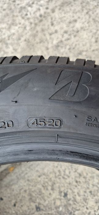 4 anvelope iarna runflat Bridgestone 225/55/17 .Pretul este pe bucata.