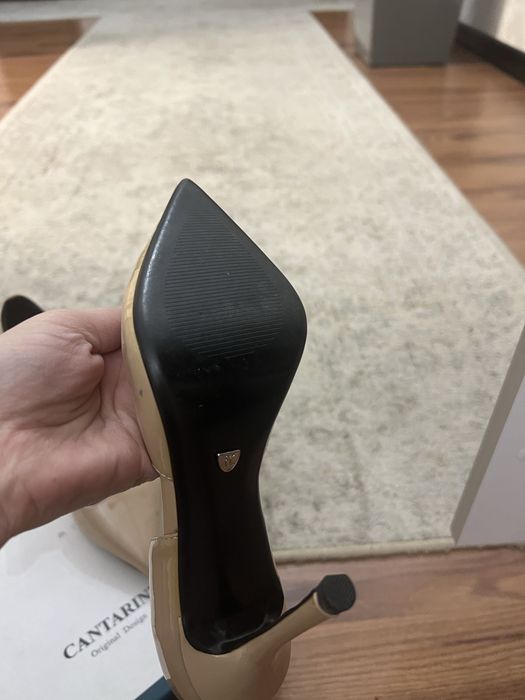 Бежевые туфли 35 р