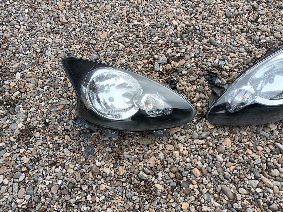 ляв и десен фар за тойота айго TOYOTA AYGO