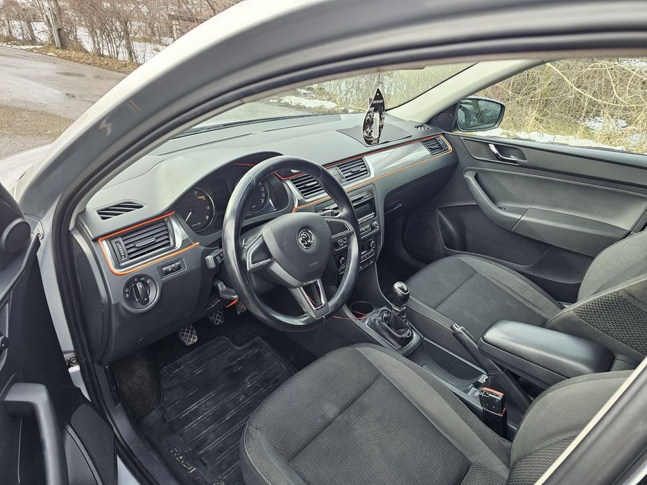 Vând Skoda Rapid 1.2 TSI  URGENT