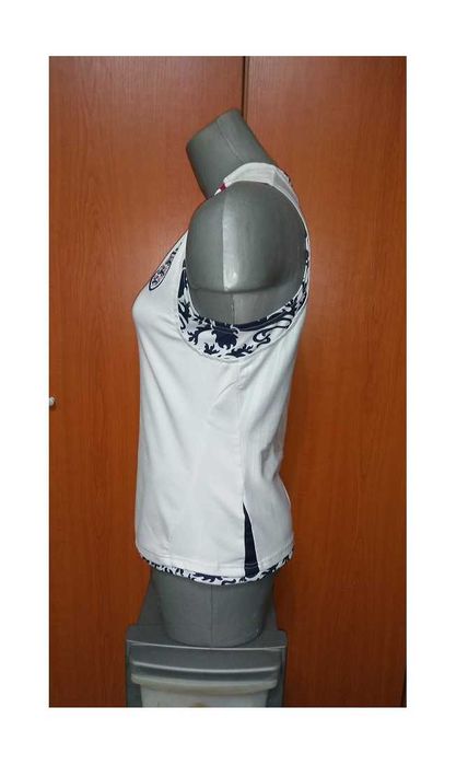 Bluza/ Tricou Umbro England alb/bleomarin fara maneci, tematica UK, M