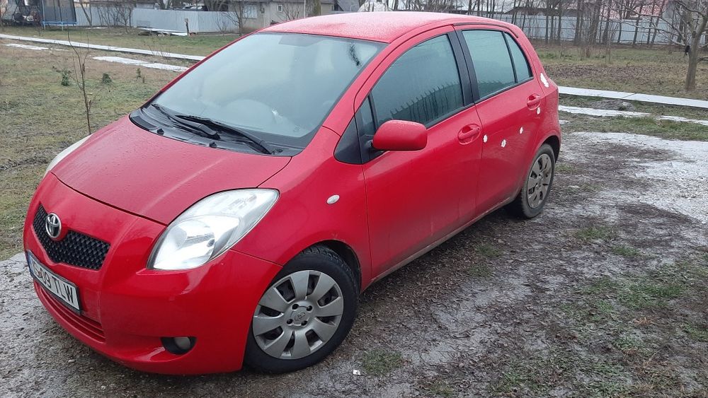 Toyota yaris 1.3 benzina