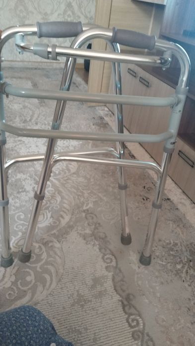 Продам ходунки ,