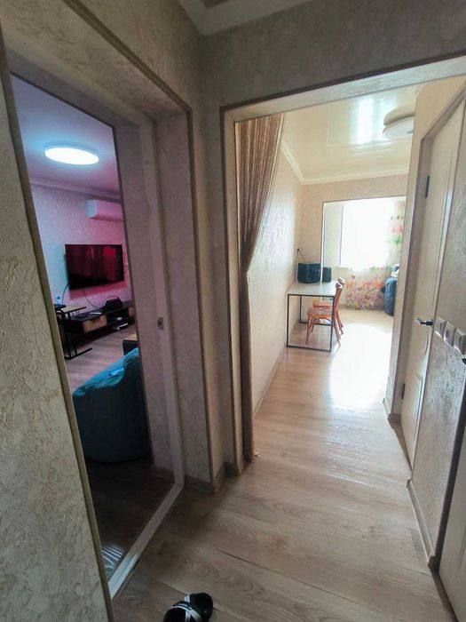 Продаётся своя квартира 1/3/3, кирпич, метро Космонавтов, Цум