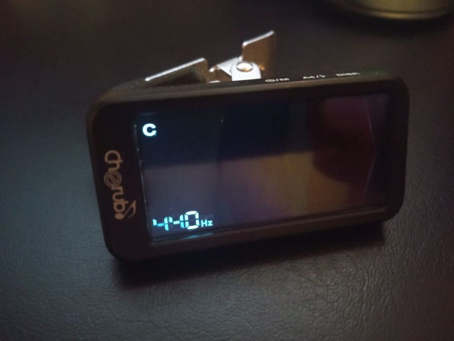 Гитарный тюнер Cherub