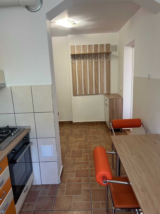 De inchiriat apartament 2 camere Cornisa