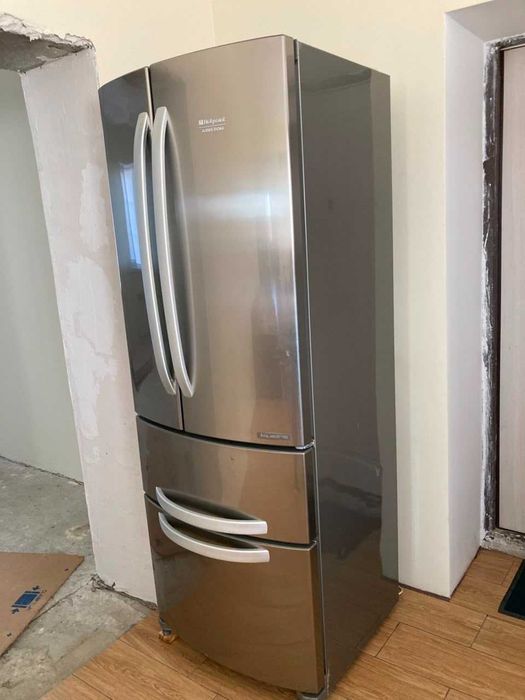 Холодильник Ariston Hotpoint
