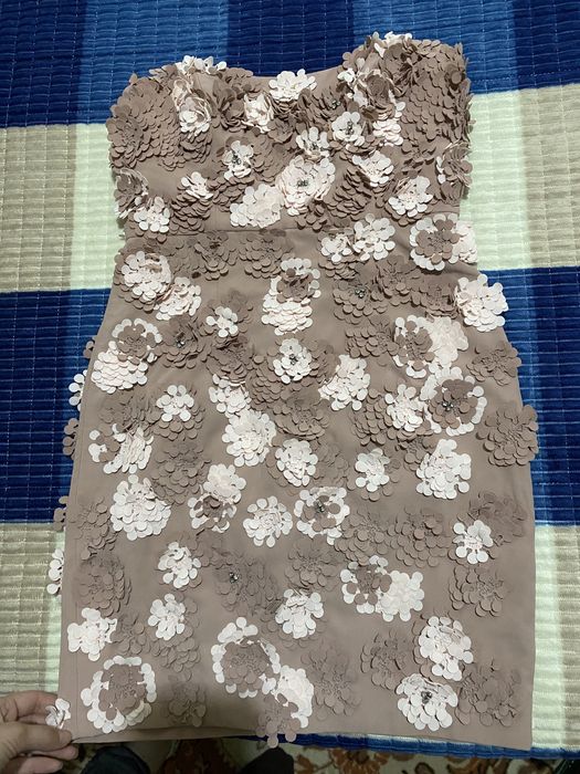 Продам платья , два из них новые с этикеткой