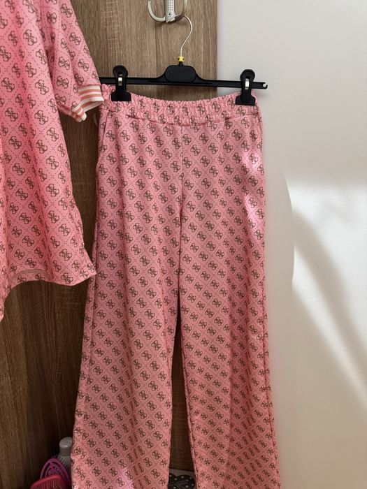 Дамски розов екип